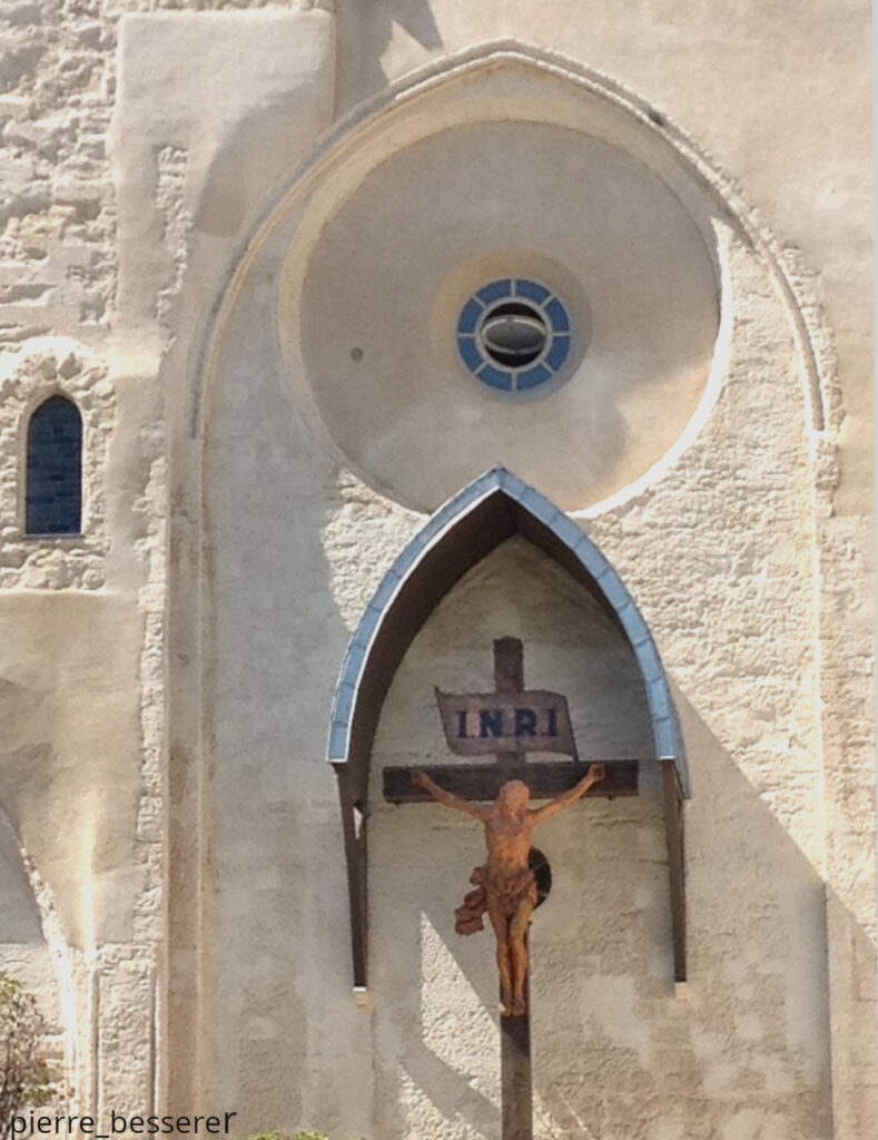 croix de fin de mission accoules