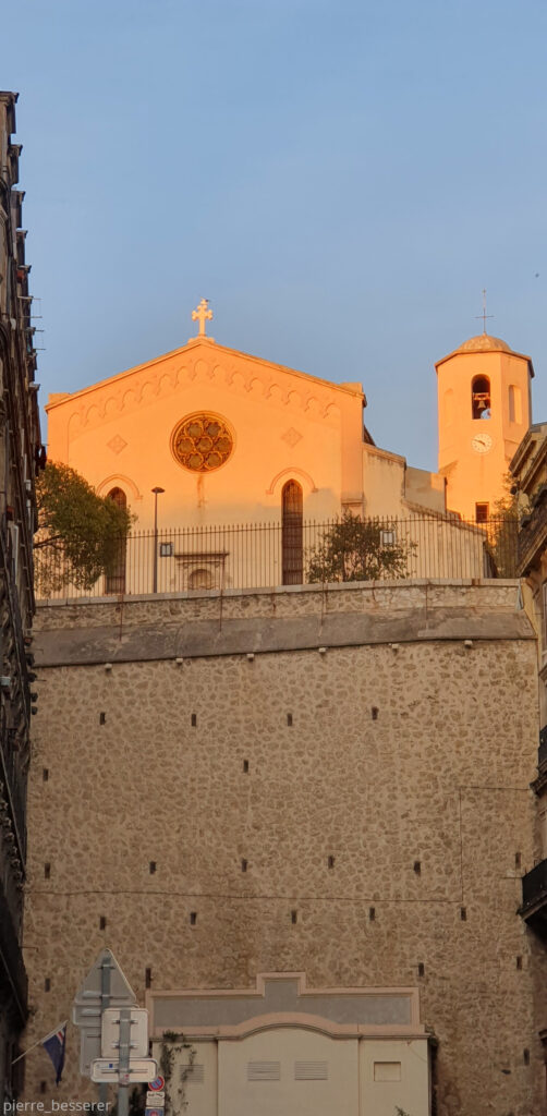 Les Grands Carmes au couchant