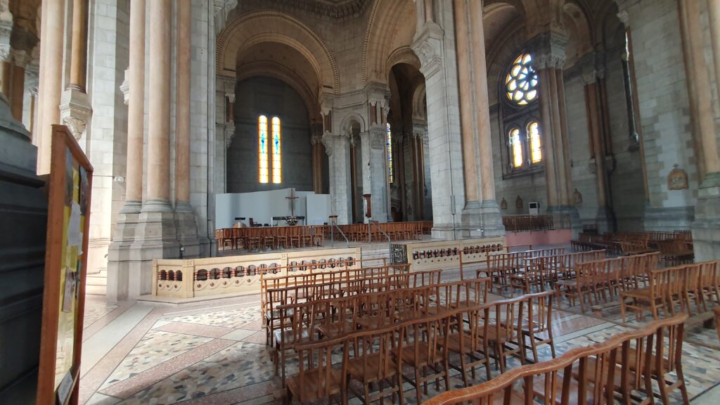 nef sacre coeur