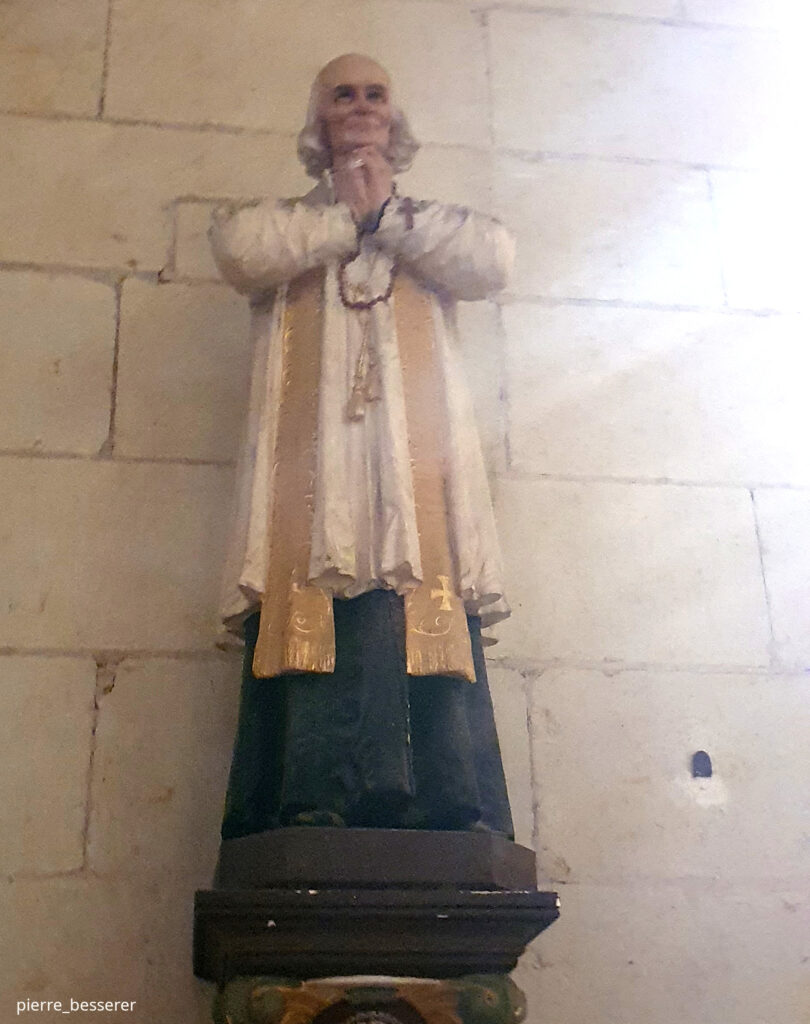 Statue du curé d'Ars - Notre-Dame-de-la-Légion-d'honneur.