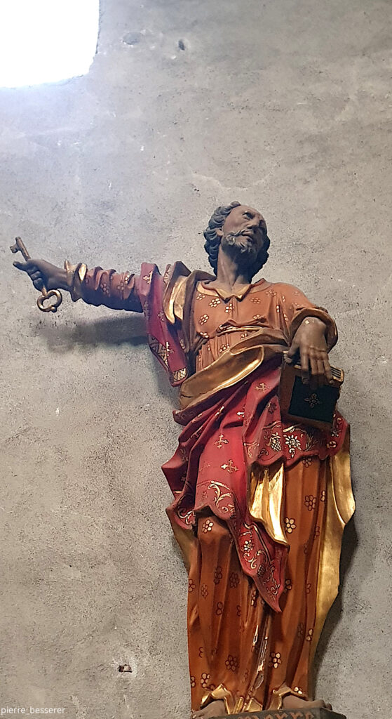 Saint Pierre brandissant les clés du paradis